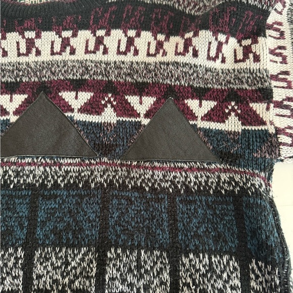 90s Campus Sweater Bold Blue, Black and Burgundy Crew Neck Vintage - Picture 9 of 10